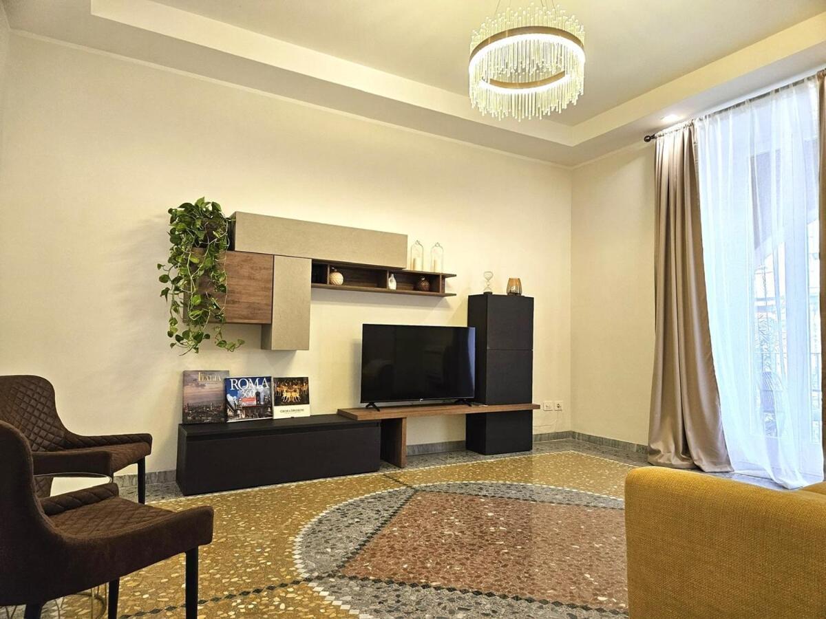 Elegant With Balcony Near The Center Appartement *
