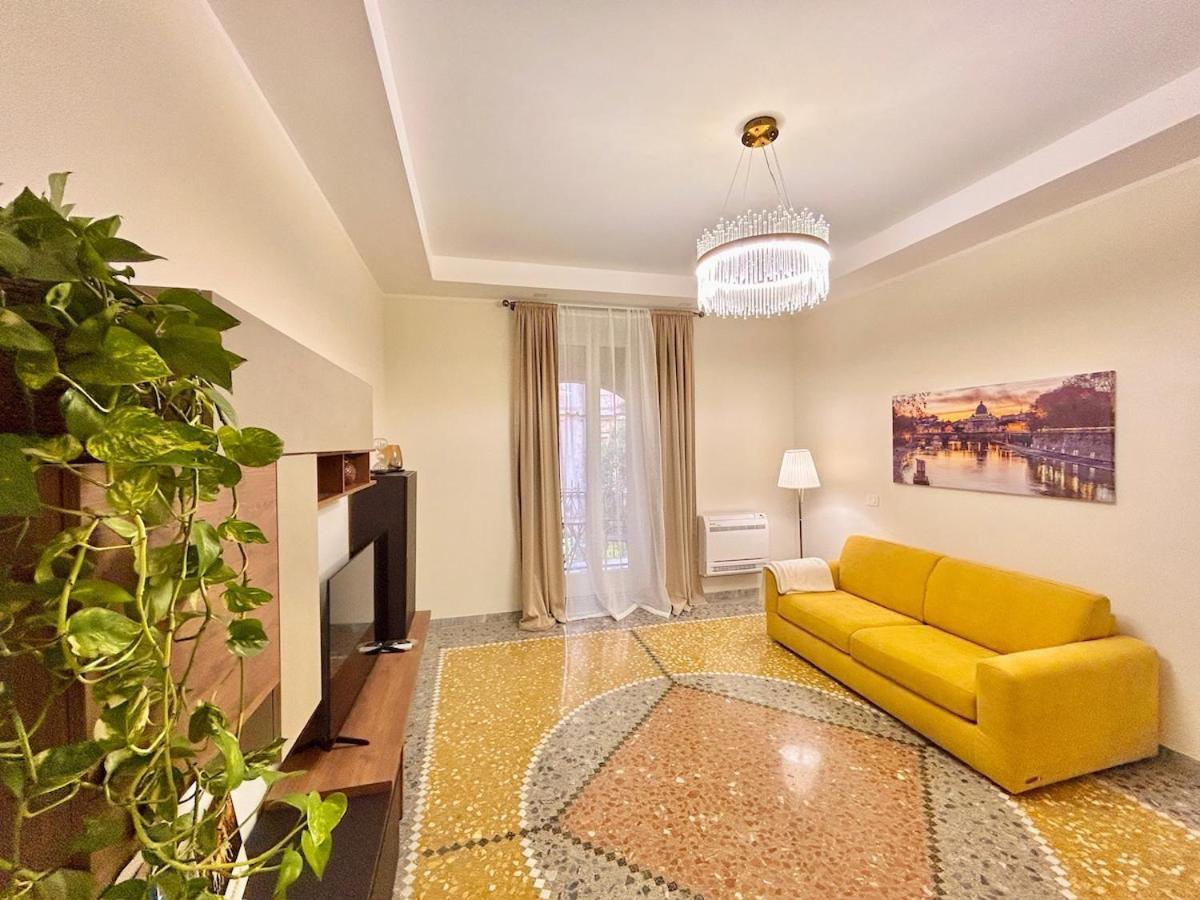 Elegant With Balcony Near The Center Appartement *